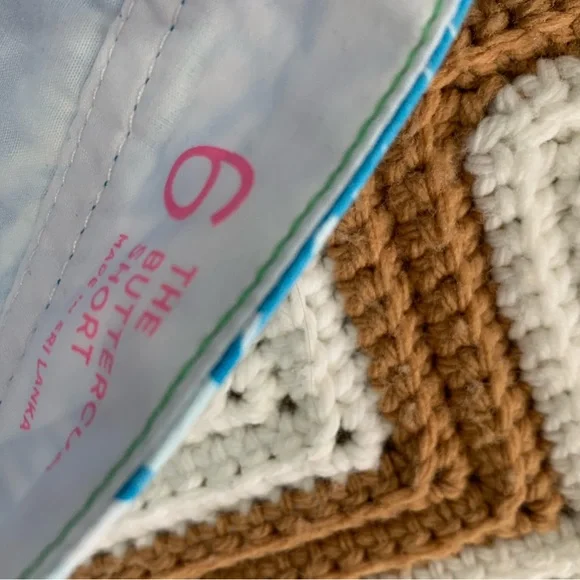 Lilly Pulitzer Buttercup Short Lion in the Sun Print - Picture 4 of 4